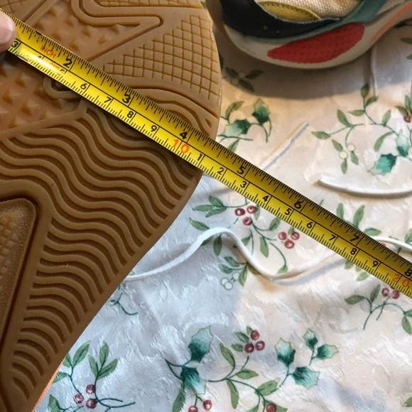 Puma Colorful running shoes. - Picture 7 of 9